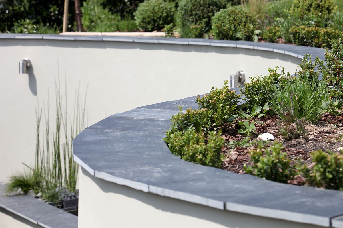 curved-slate-water-feature - STEP1
